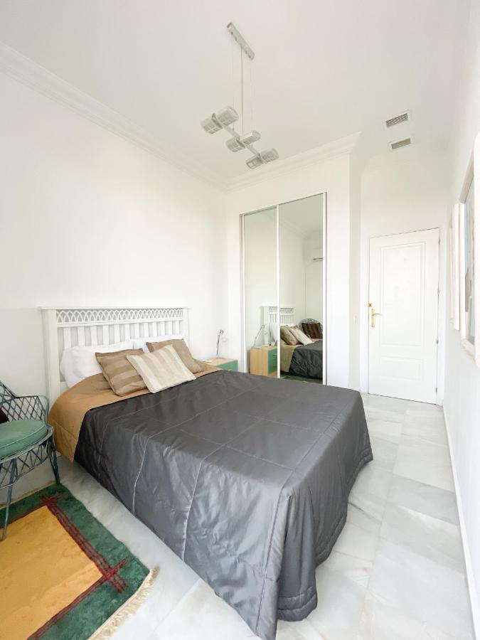 Modern Three-Level Apartment Near The Sea Benalmádena Eksteriør bilde
